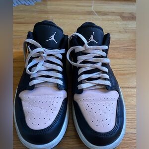 Jordan 1 Low Crimson Tint